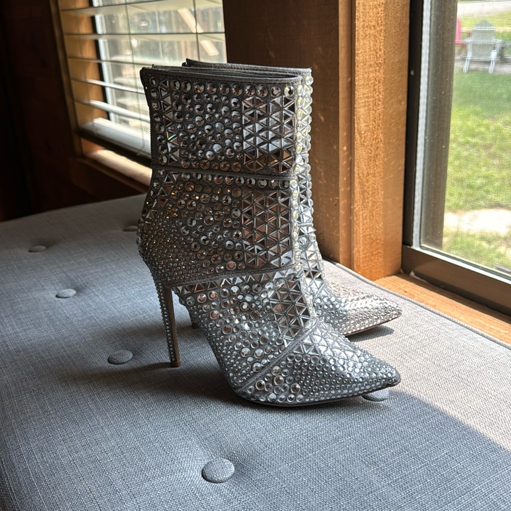 Steve Madden Jeweled boots